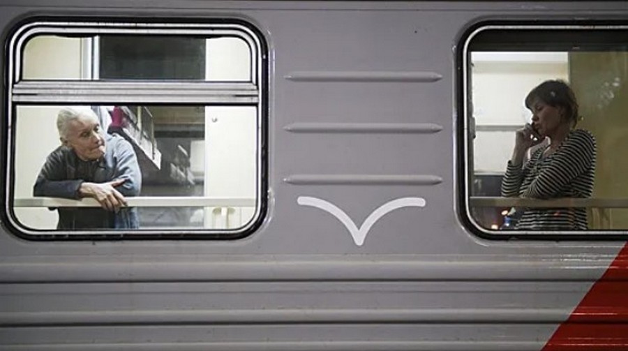 Что делать, если вам попался пьяный попутчик в поезде - Новостной обзор компании TAXIMUS - Аренда минивэна с водителем в Москве